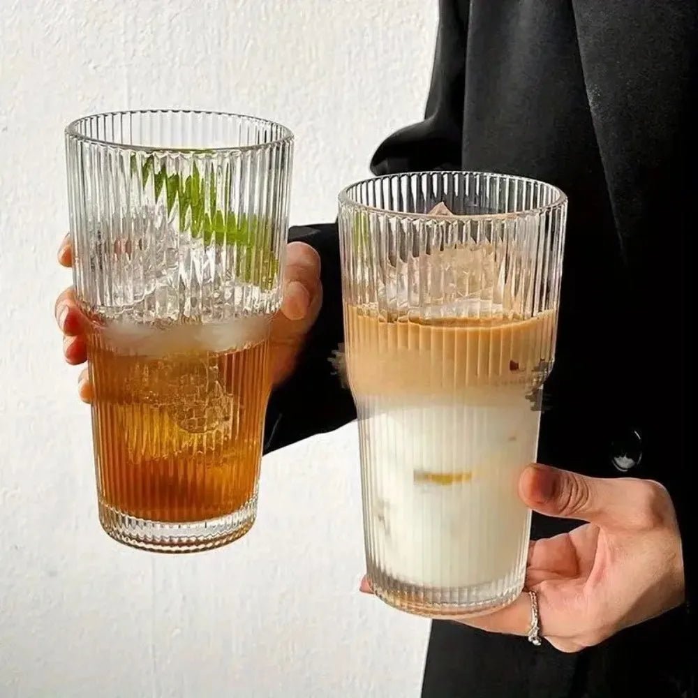 Vannglass 600 ml med lokk og sugerør - Til Kjøkkenet