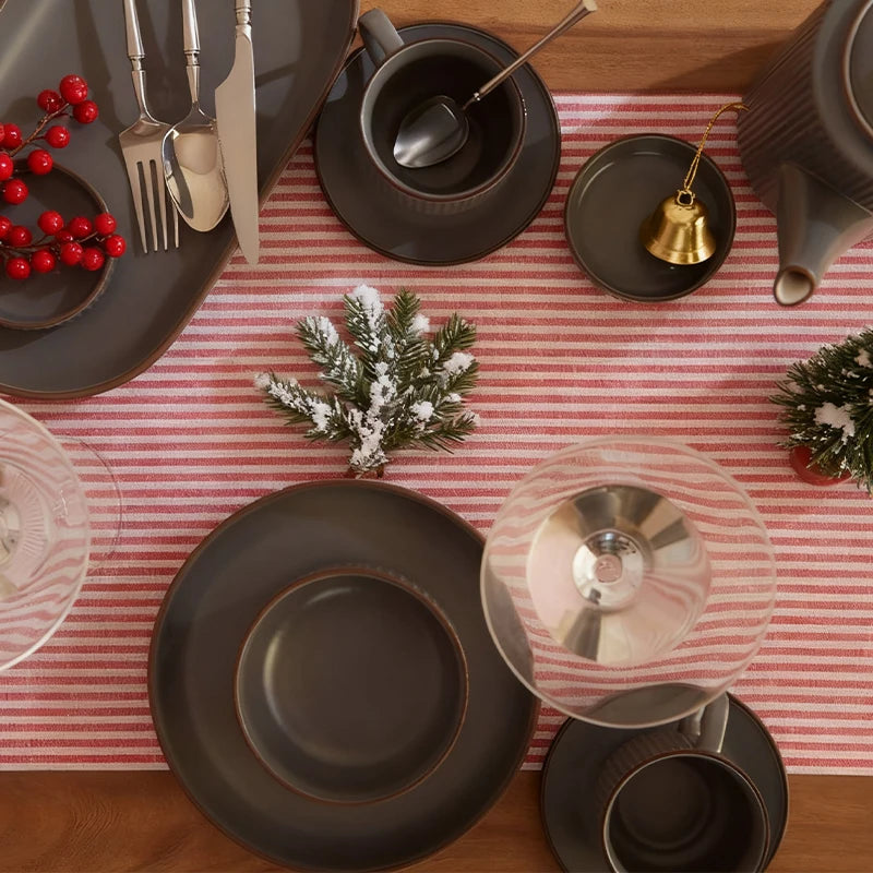 Christmas Red and White Striped Polyester Breathable Table Flag for Weddings Banquets Restaurants Kitchens Decorations - Til Kjøkkenet