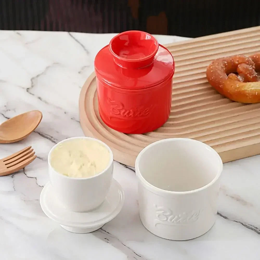 Smørkrukke i keramikk