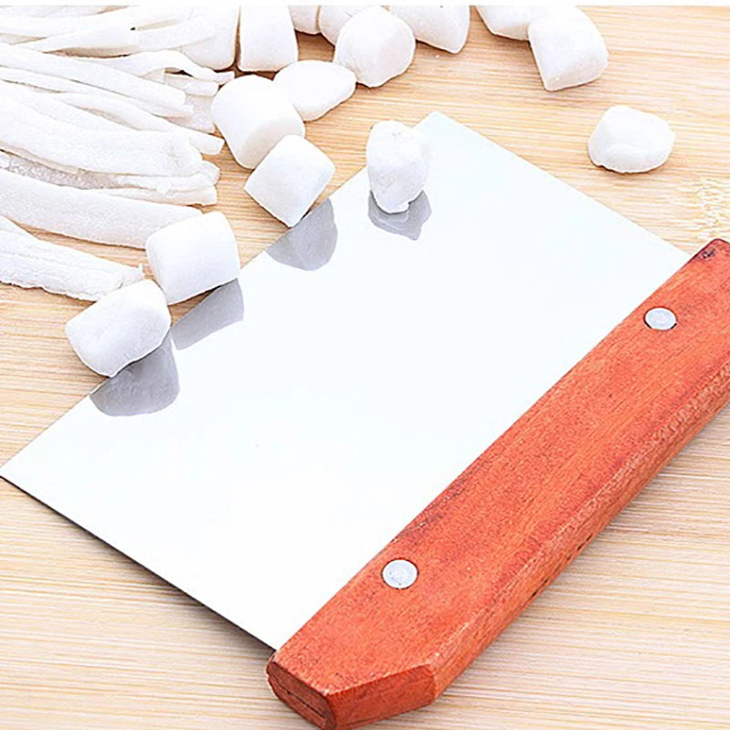 Stainless Steel Dough Cutter Scraper with Wooden Handle, Bread Baking Accessories for Sourdough Tools, Cake Scraper - Til Kjøkkenet