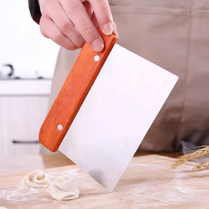 Stainless Steel Dough Cutter Scraper with Wooden Handle, Bread Baking Accessories for Sourdough Tools, Cake Scraper - Til Kjøkkenet