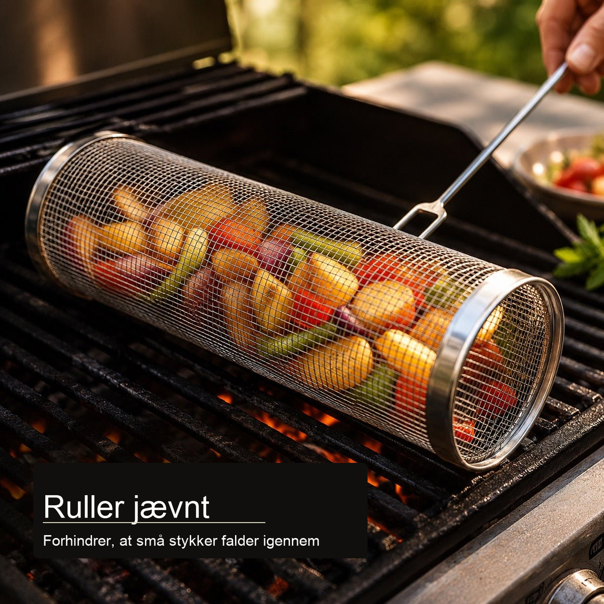 Rullende grillkurv på grillen, små stykker falder ikke igennem