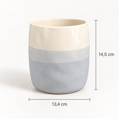 Redskapsholder i keramikk med mål: 14,5 cm høy og 13,4 cm i diameter